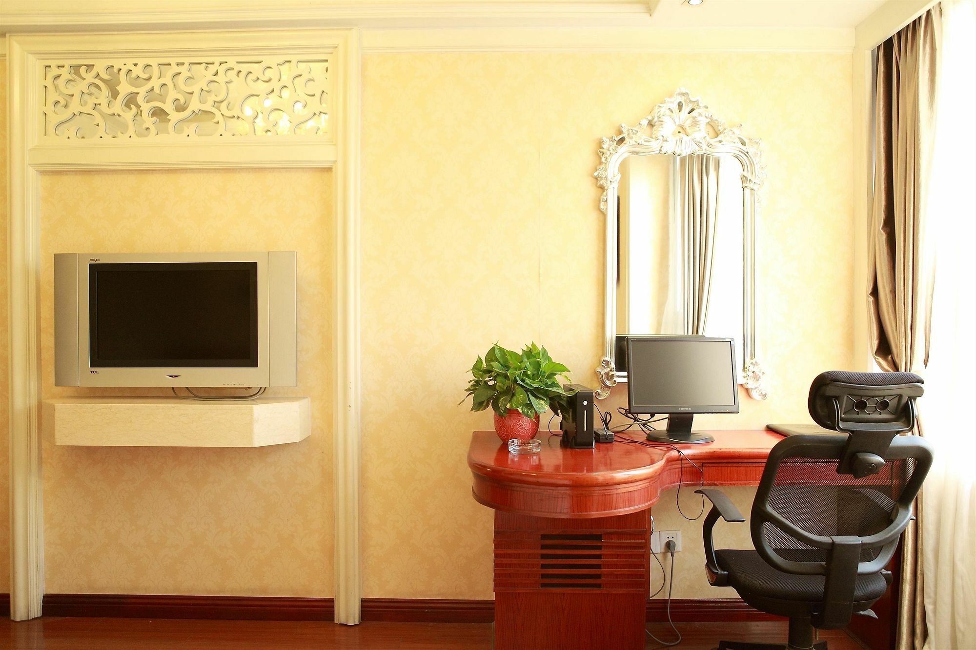 Bluesky Hotel Guangzhou Exterior photo